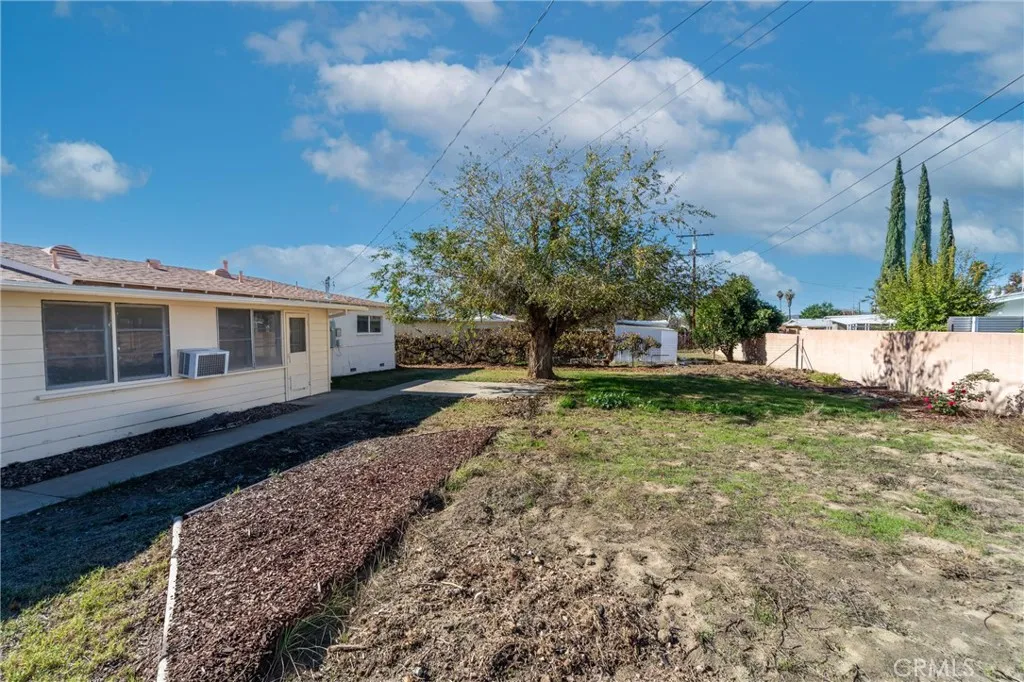 110 W Montrose, Hemet, California 92543 home-pic-11